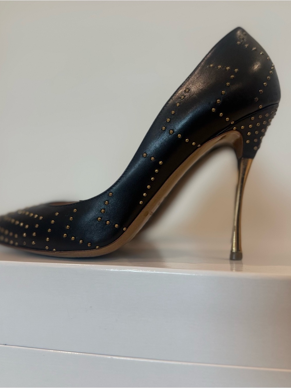 Nicholas Kirkwood Black Leather Chevron Studded Pointed Toe Pump US 38